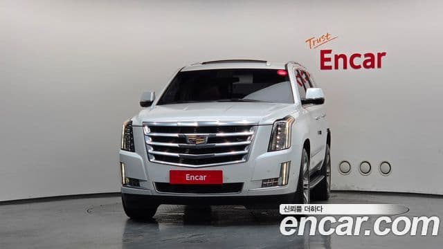 Cadillac Escalade 2018 — ფოტო 3/20