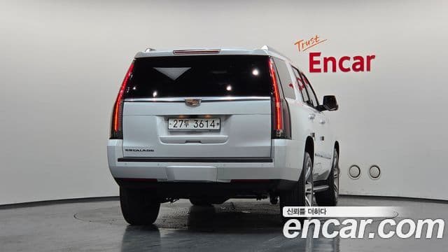 Cadillac Escalade 2018 — ფოტო 4/20
