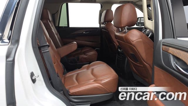 Cadillac Escalade 2018 — ფოტო 11/20