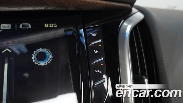 Cadillac Escalade 2018 — ფოტო 13/20