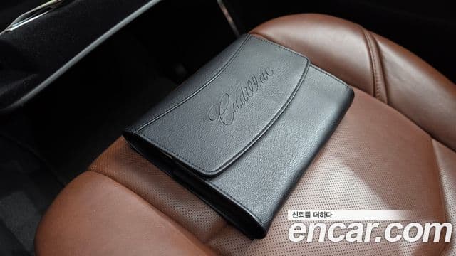 Cadillac Escalade 2018 — ფოტო 16/20