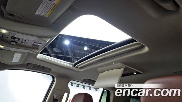 Cadillac Escalade 2018 — ფოტო 19/20
