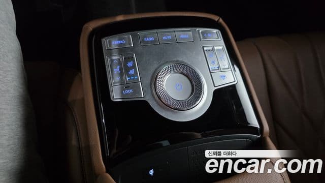 Genesis Electrified G80 2022 — Şəkil 19/20