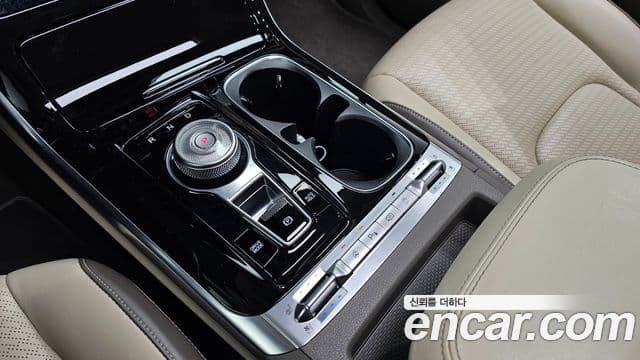 Kia Carnival 2020 — фото 9 из 20