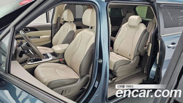 Kia Carnival 2020 — фото 10 из 20