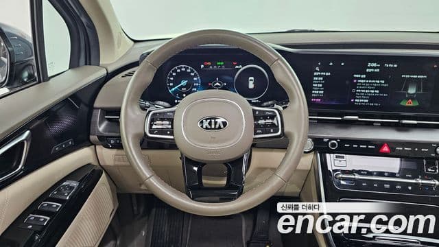 Kia Carnival 2020 — фото 13 из 20