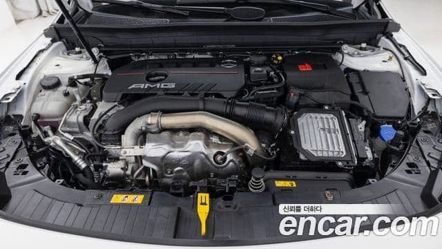 Mercedes-Benz GLB-Class 2025 — фото 5 из 20