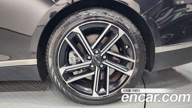 Genesis G80 2025 — Photo 1/37