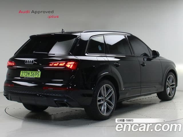 Audi Q7 2025 — Фото 2/20