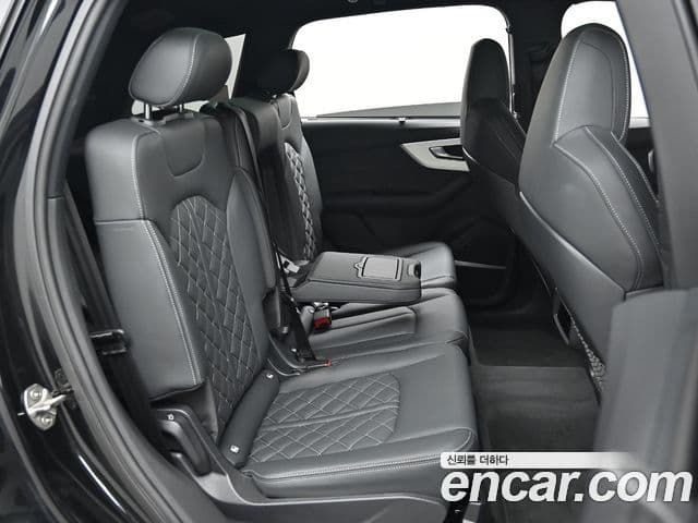 Audi Q7 2025 — Фото 12/20