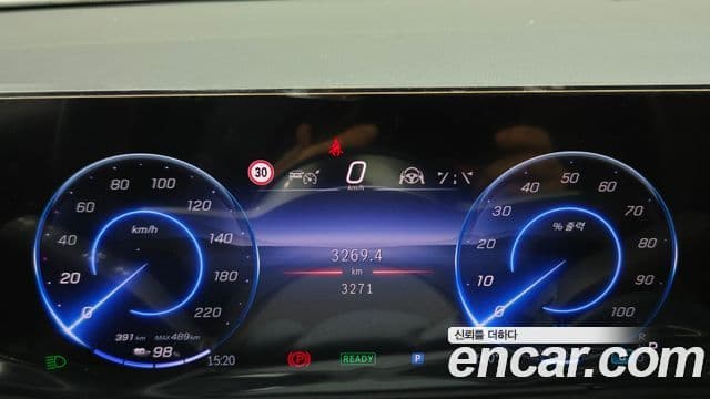 Mercedes-Benz EQB 2025 — ფოტო 18/18