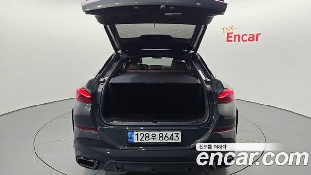 BMW X6 2023 — фото 18 из 20