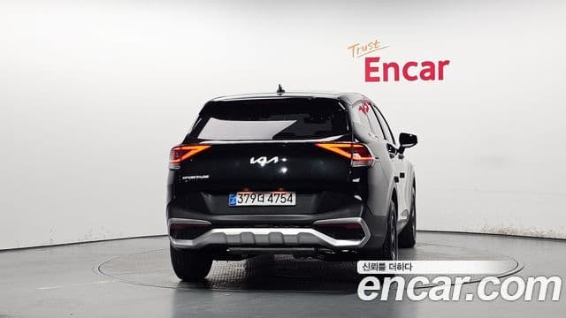 Kia Sportage 2022 — ფოტო 3/20