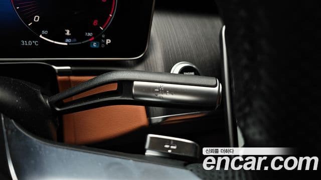 Mercedes-Benz S-Class 2022 — Photo 7/32