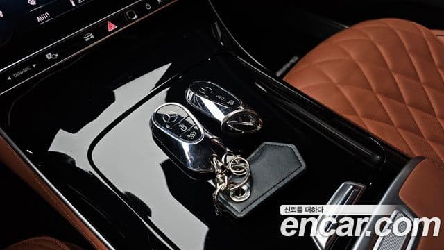 Mercedes-Benz S-Class 2022 — Photo 19/32