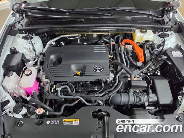 Toyota Crown Crossover 2024 — ფოტო 6/19