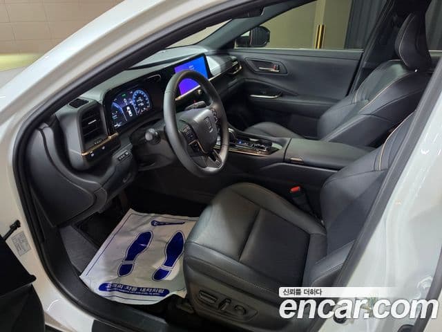 Toyota Crown Crossover 2024 — ფოტო 9/19