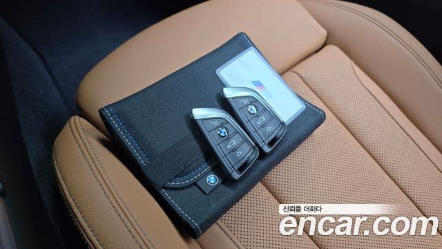 BMW 3 Series 2024 — фото 17 из 20