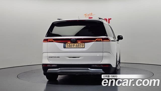 Kia Carnival 2021 — Фото 4/20