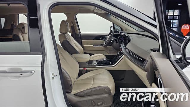 Kia Carnival 2021 — Фото 11/20