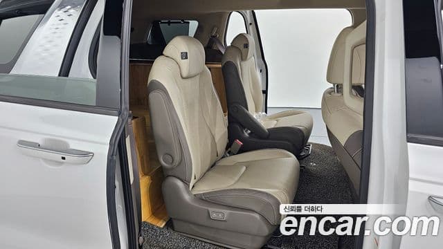 Kia Carnival 2021 — Фото 12/20