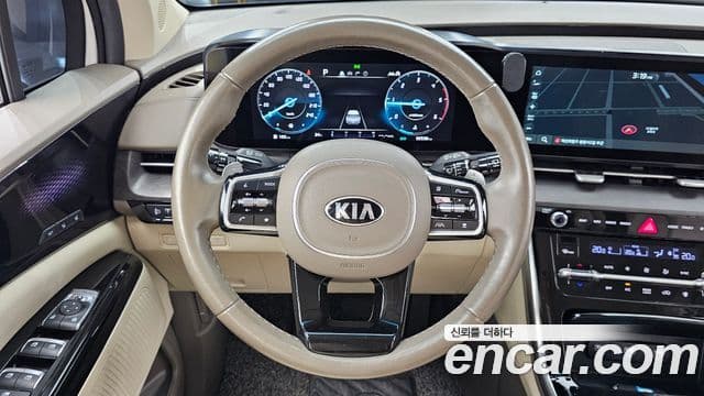 Kia Carnival 2021 — Фото 13/20