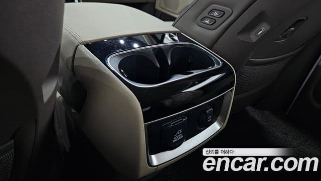 Kia Carnival 2021 — Фото 17/20
