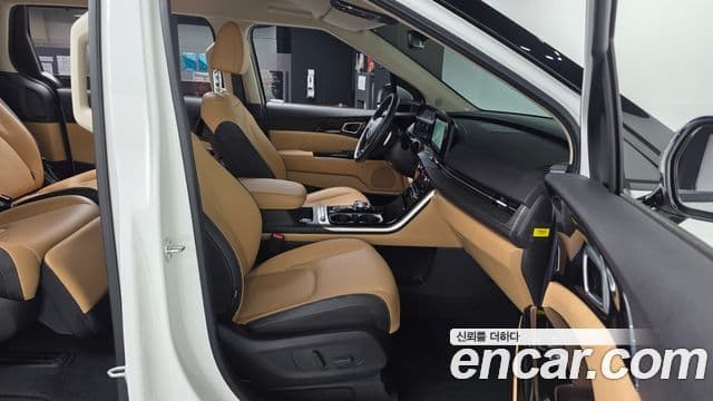 Kia Carnival 2023 — Фото 11/20