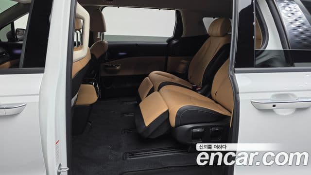 Kia Carnival 2023 — Фото 12/20