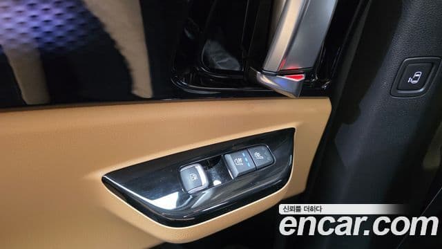 Kia Carnival 2023 — Фото 18/20