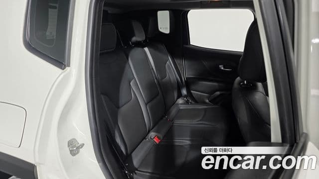 Jeep Renegade 2022 — ფოტო 11/20