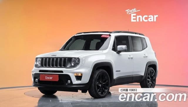 Jeep Renegade 2022 — фото 1 из 20