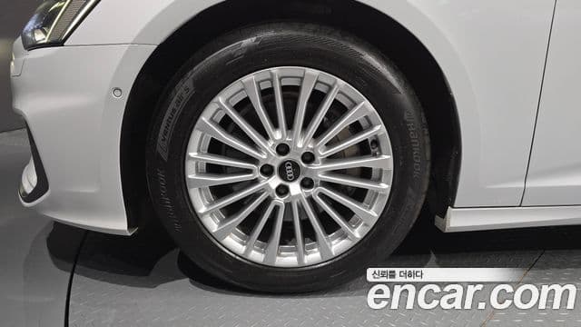 Audi A6 2021 — ფოტო 5/20