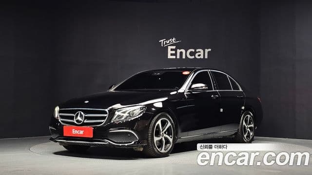 Mercedes-Benz E-Class 2019 — ფოტო 1/20