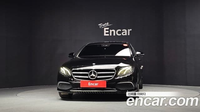 Mercedes-Benz E-Class 2019 — ფოტო 3/20