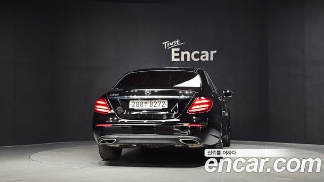 Mercedes-Benz E-Class 2019 — ფოტო 4/20