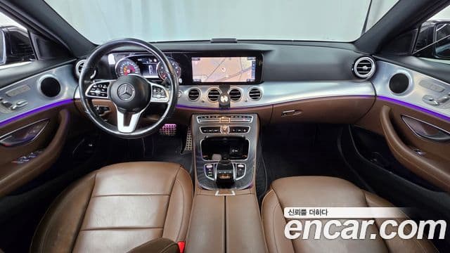 Mercedes-Benz E-Class 2019 — ფოტო 7/20