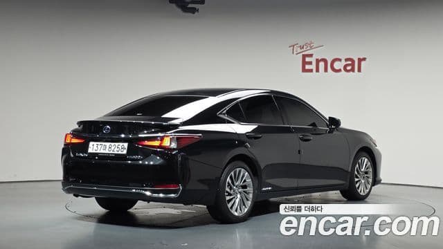 Lexus ES300h 2021 — Şəkil 2/20