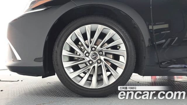 Lexus ES300h 2021 — Şəkil 5/20
