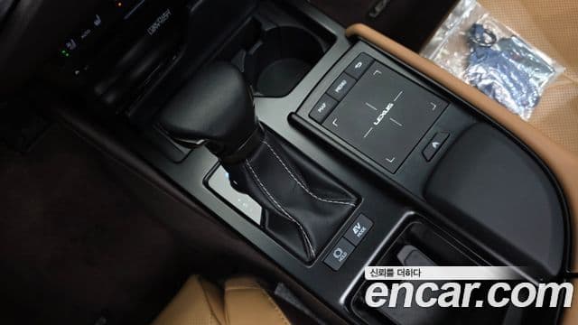 Lexus ES300h 2021 — фото 9 из 20