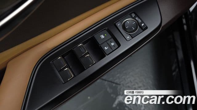 Lexus ES300h 2021 — Photo 3/42