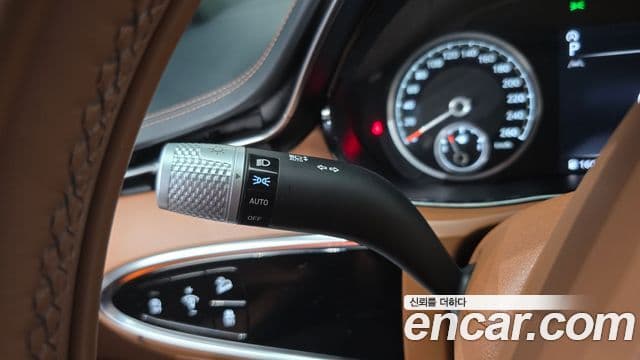 Genesis GV70 2023 — ფოტო 17/20