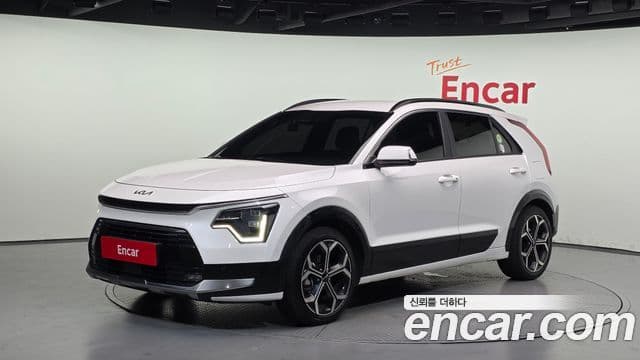 Kia Niro 2023 — ფოტო 1/20