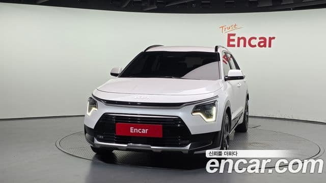 Kia Niro 2023 — ფოტო 3/20