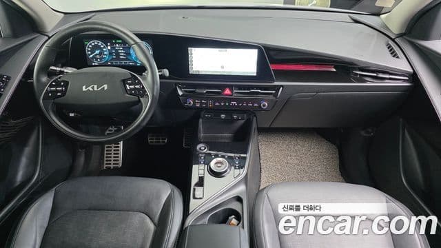 Kia Niro 2023 — ფოტო 7/20