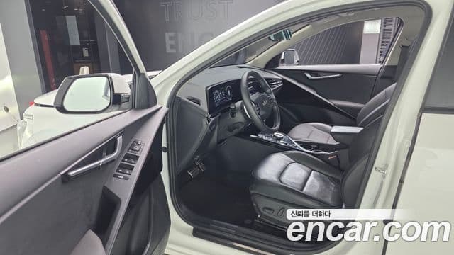 Kia Niro 2023 — ფოტო 10/20
