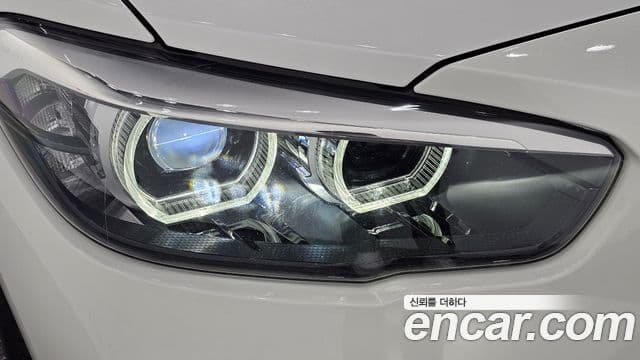BMW 1 Series 2018 — Şəkil 28/32