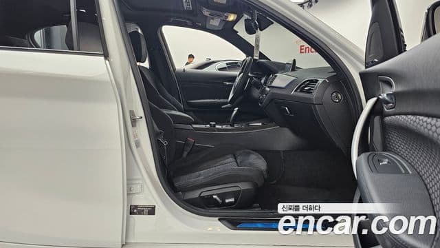 BMW 1 Series 2018 — Şəkil 26/32