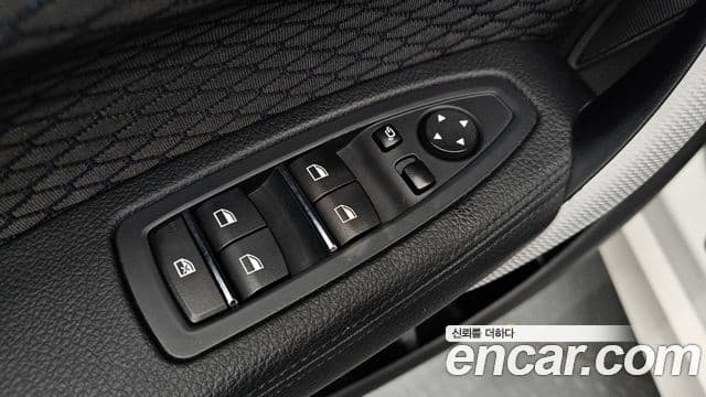 BMW 1 Series 2018 — Şəkil 22/32