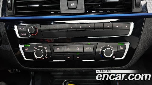 BMW 1 Series 2018 — Şəkil 21/32